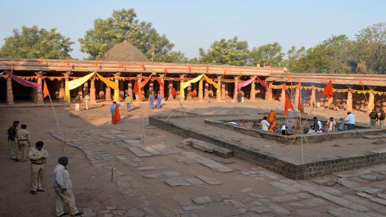 Hindu Organisation Moves SC Seeking ‘Exclusive’ Access In Bhojshala On Basant Panchami