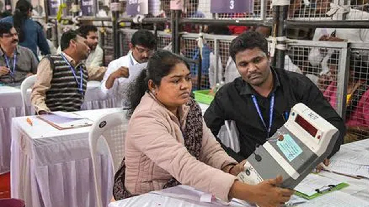 BJP-LED Alliance Ahead In Mumbai, Ajit Pawar-LED NCP Relegated In Pune