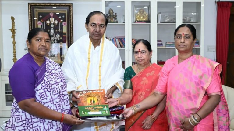 Two Women Ministers Meet BRS Chief KCR