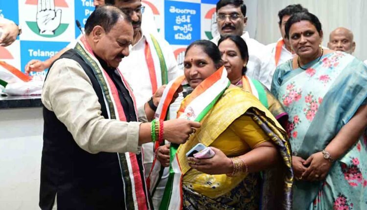 Five Khammam Women Corporators Quit BRS, Join Congress