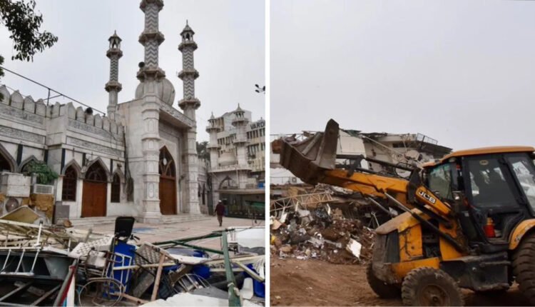 Turkman Gate Sealed, Only Mosque Committee Members Allowed To Offer Prayers At Fair-e-Ilahi