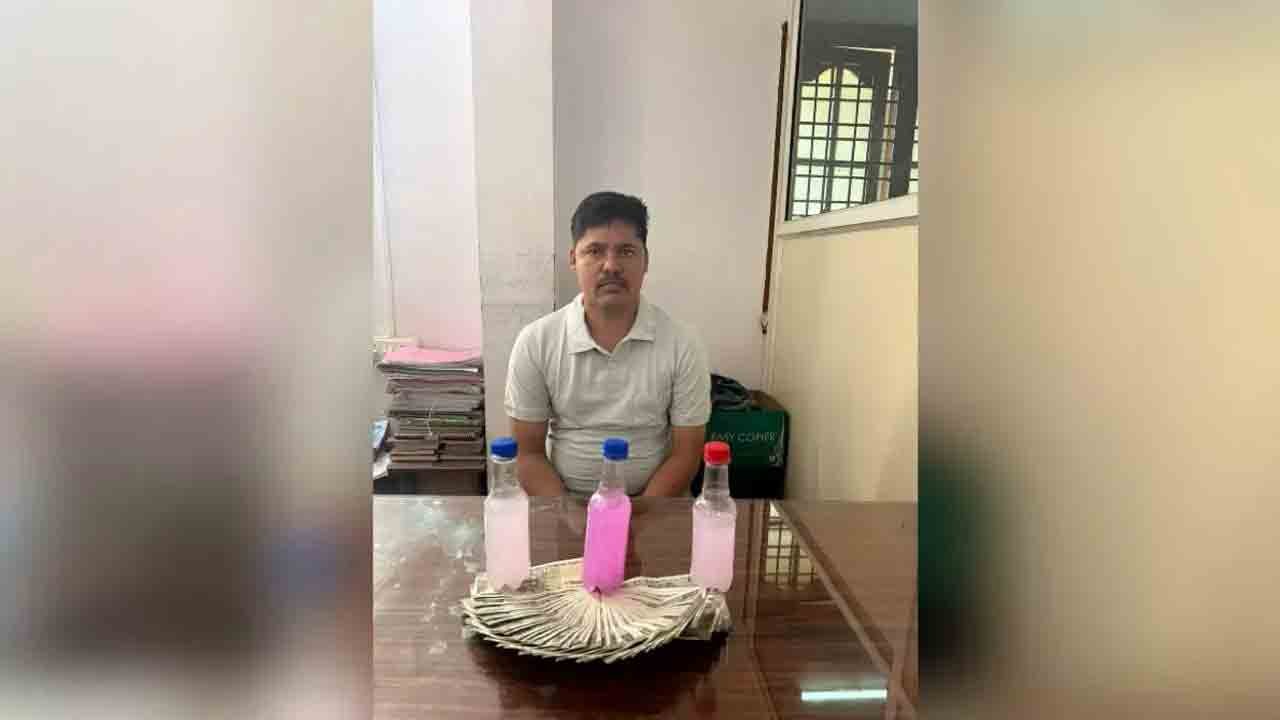 ACB Caught Kollur SI For Taking Bribe Of Rs. 20,000