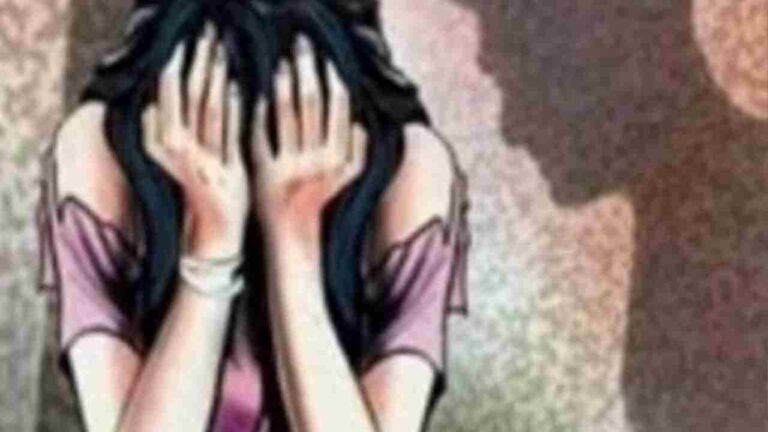 A Maniac In The Name Of Love, Went Berserk And Brutally Attacked Young Woman