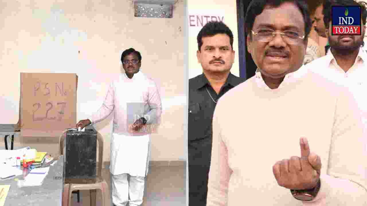 Gaddam Vivek Venkataswamy Votes In Mancherial