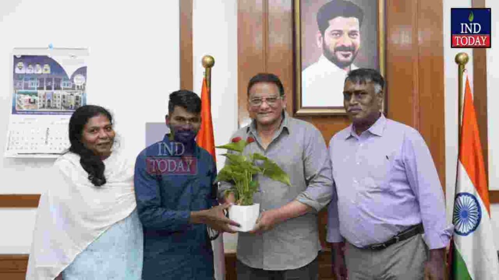 Azharuddin Honours Under-19 Cricketer Aaron George