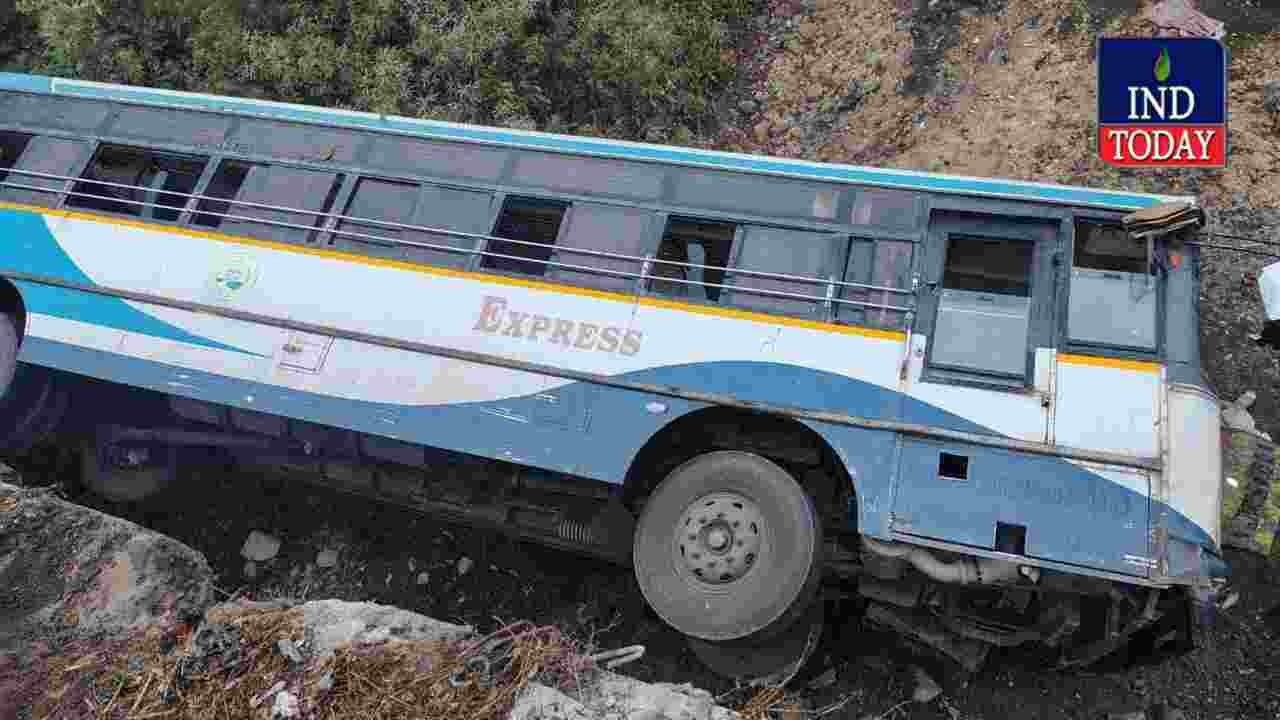 TSRTC Bus Accident Injures 10 In Utnoor
