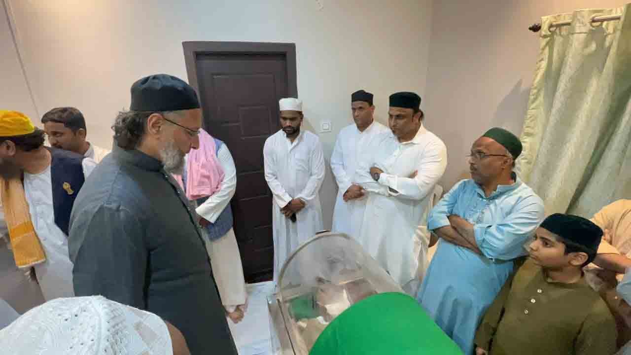 WATCH | Owaisi Visits Residence of Ahmed Pasha Quadri