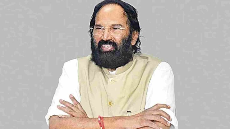 Khakis Ruckus In Korutla: Police Blocked Funeral Procession For Minister Uttam’s Speech