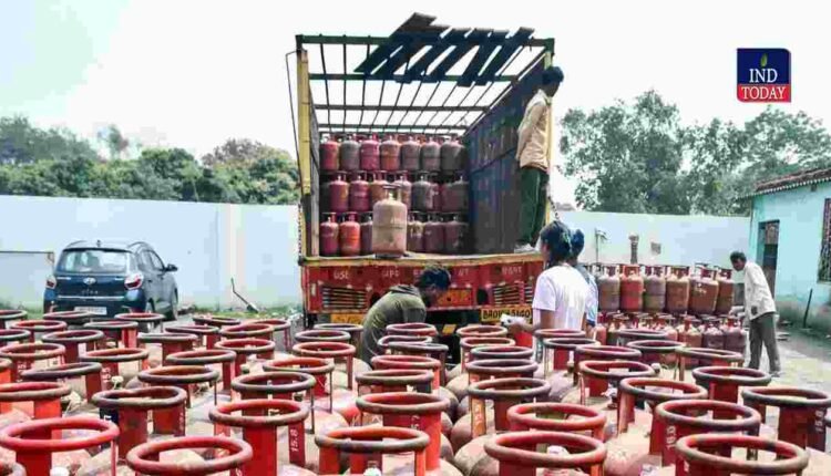 Gas Cylinder Hyderabad Police raid illegal refill centres