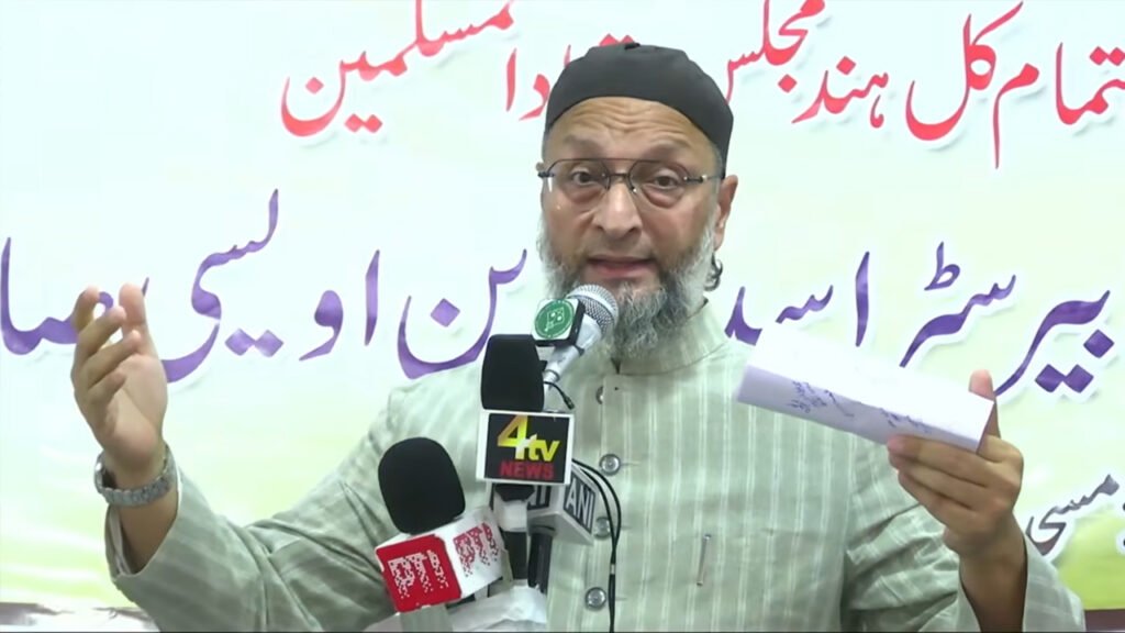 Asaduddin Owaisi Raises Concerns On National Issues at Youm Ul Quran Gathering In Hyderabad