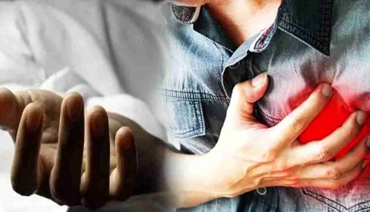 Teacher Collapse Due To Heart Attack In Classroom, Died