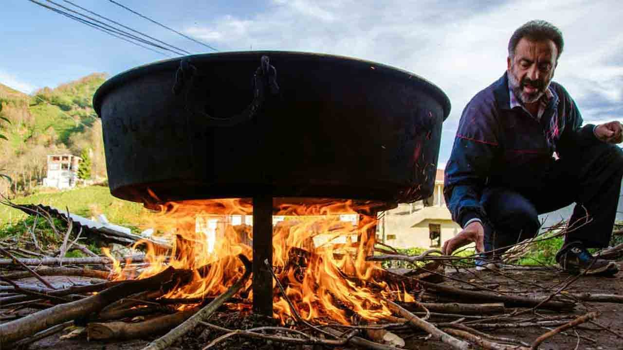 LPG Shortage Raises Firewood Demand In Hyderabad