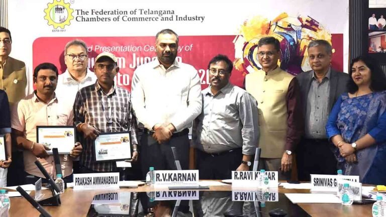 GHMC Commissioner Presents Prizes To Winners Of Traffic Junction Jewels Photo Contest