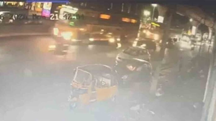 Chilli Powder Robbery Kukatpally Shocks Hyderabad