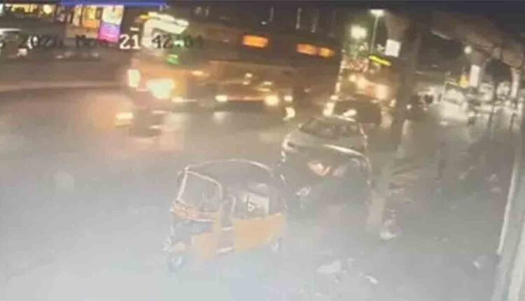 Chilli Powder Robbery Kukatpally Shocks Hyderabad