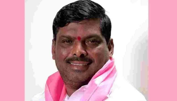 Patancheru MLA Distributes Ramadan Gifts To 3,500 Muslims