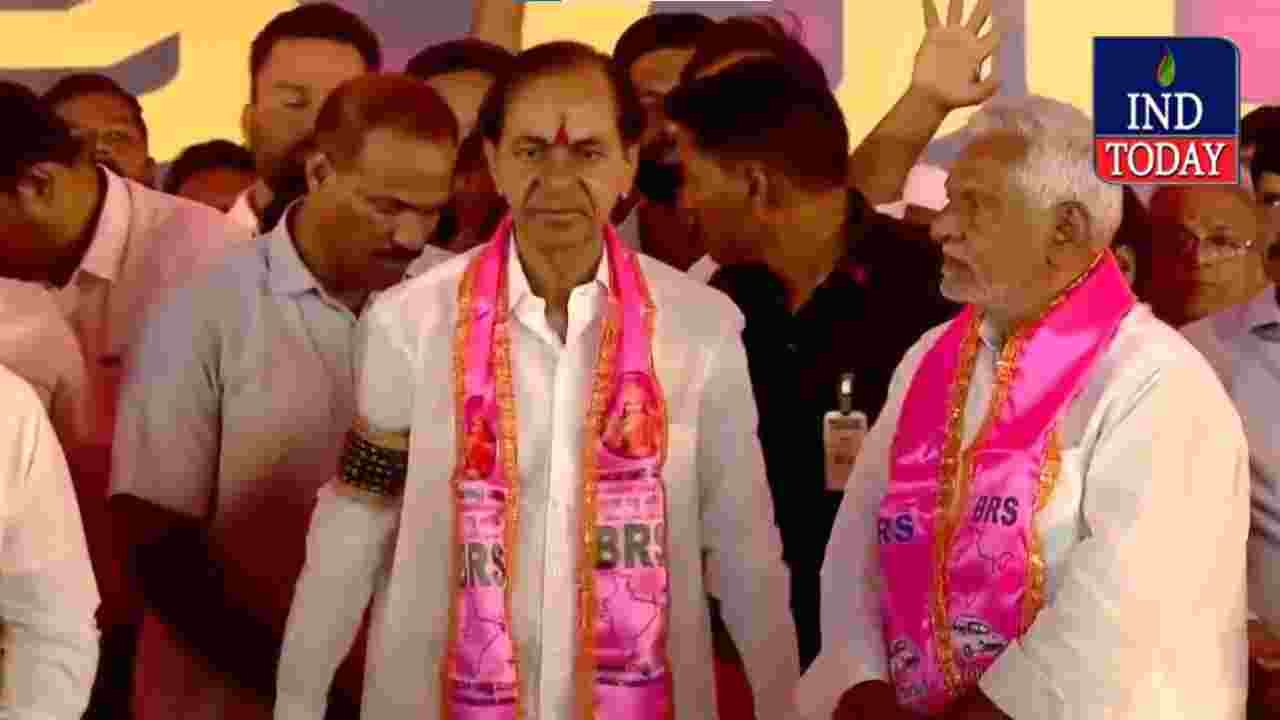 KCR Welcomes Jeevan Reddy Unto BRS At Jagtial Rally