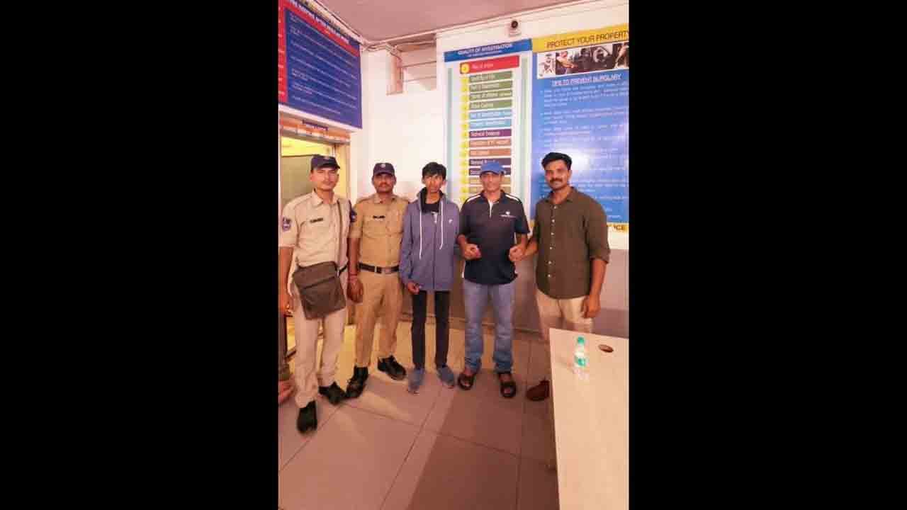 Bahadurpura Police Reunites Missing Intermediate Student With Family 