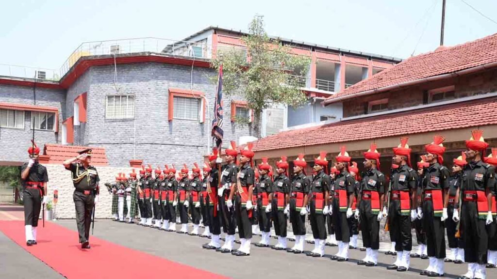 Lt Gen Dhiraj Seth Relinquishes Southern Command