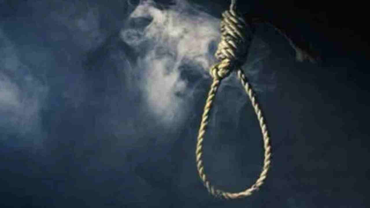 Unable To Cope With Father’s Death, B.Tech Student Commits Suicide