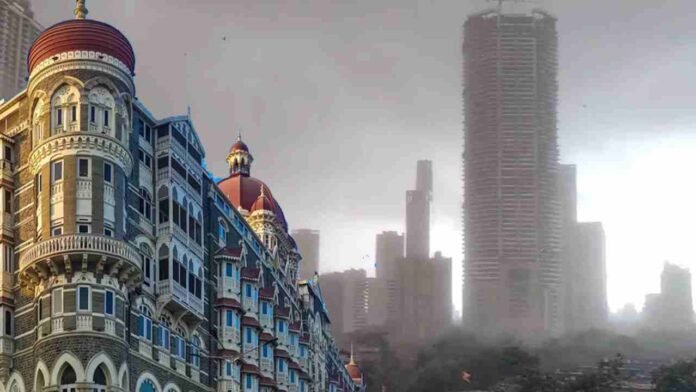 Massive Dust Storm Hits Kalyan, Moves Towards Mumbai