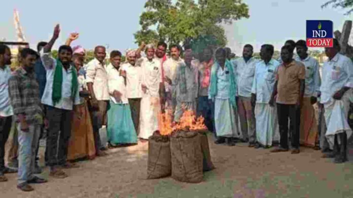 Farmers Burn Paddy Stocks Over Procurement Delay In Telangana