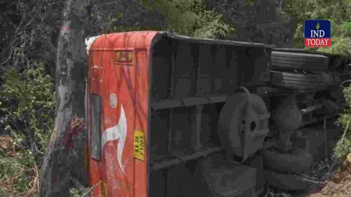 Five Killed After Karnataka Bus Overturns Near Zaheerabad