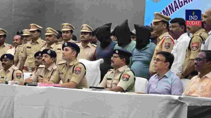 PMJ Jewellery Robbery Case Three Arrested In Karimnagar