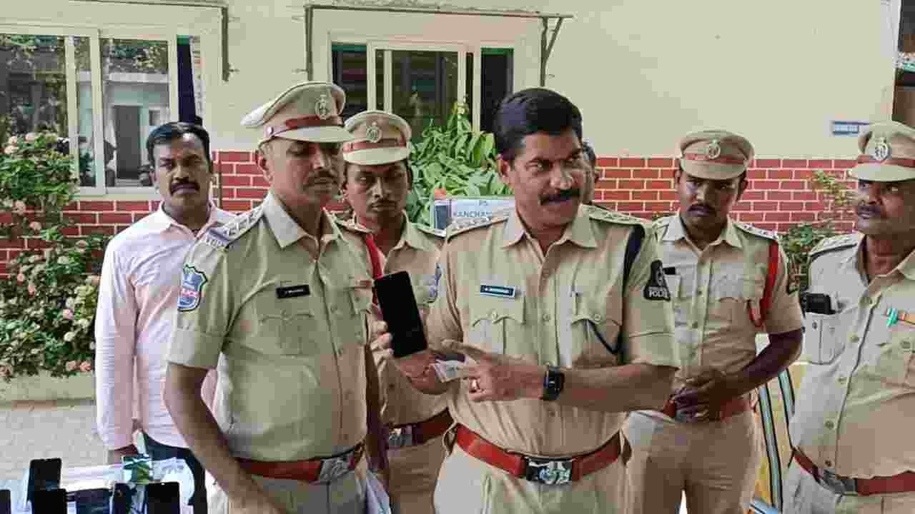 Hyderabad Police Bust Interstate Mobile Snatching Gang, Six Arrested