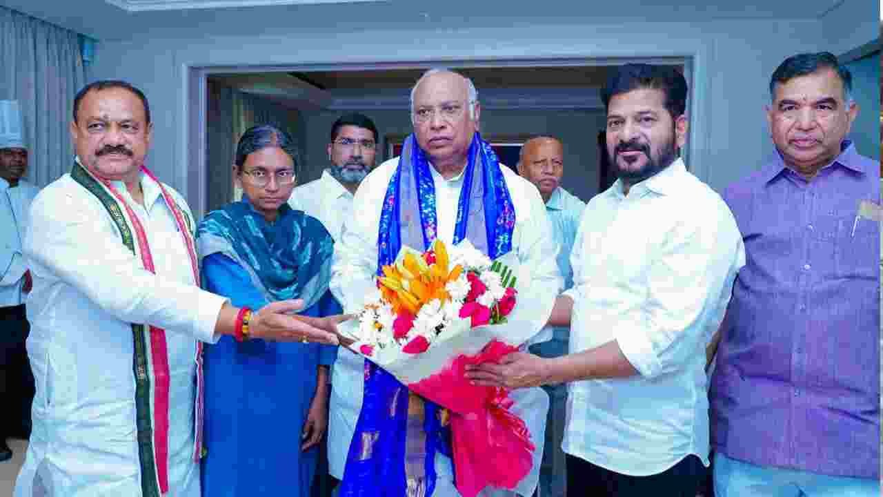Revanth Reddy, Mahesh Goud Meet Mallikarjun Kharge In Hyderabad