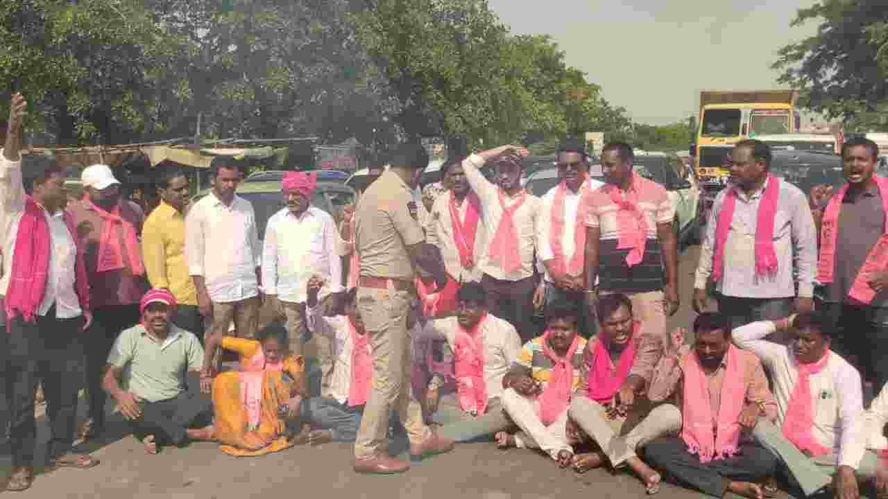 BRS Cadres Stage Protest In Mancherial Over Balka Suman Arrest