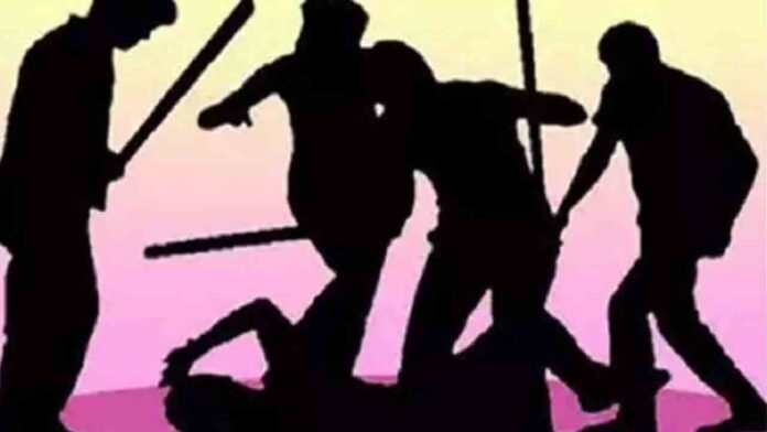 Several Injured In Clash Between Two Groups In Warangal