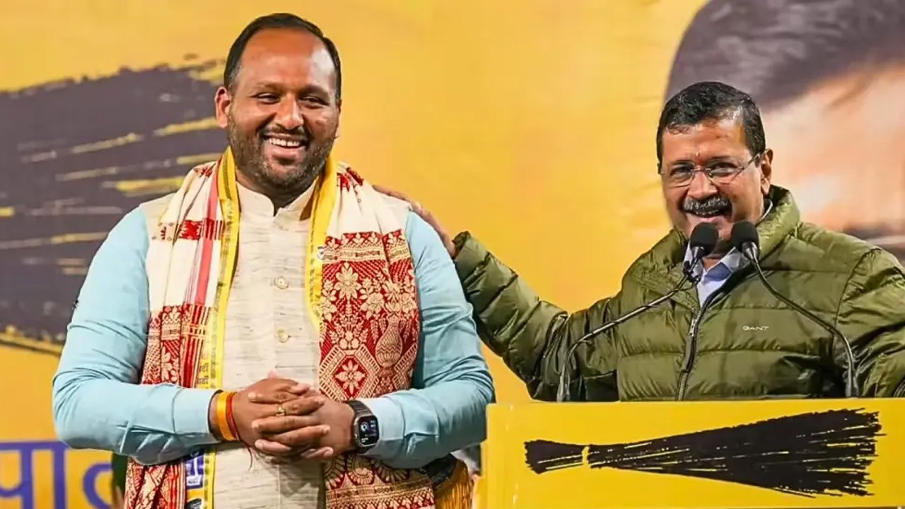 ED Arrested AAP Leader Deepak Singla In Bank Fraud Case
