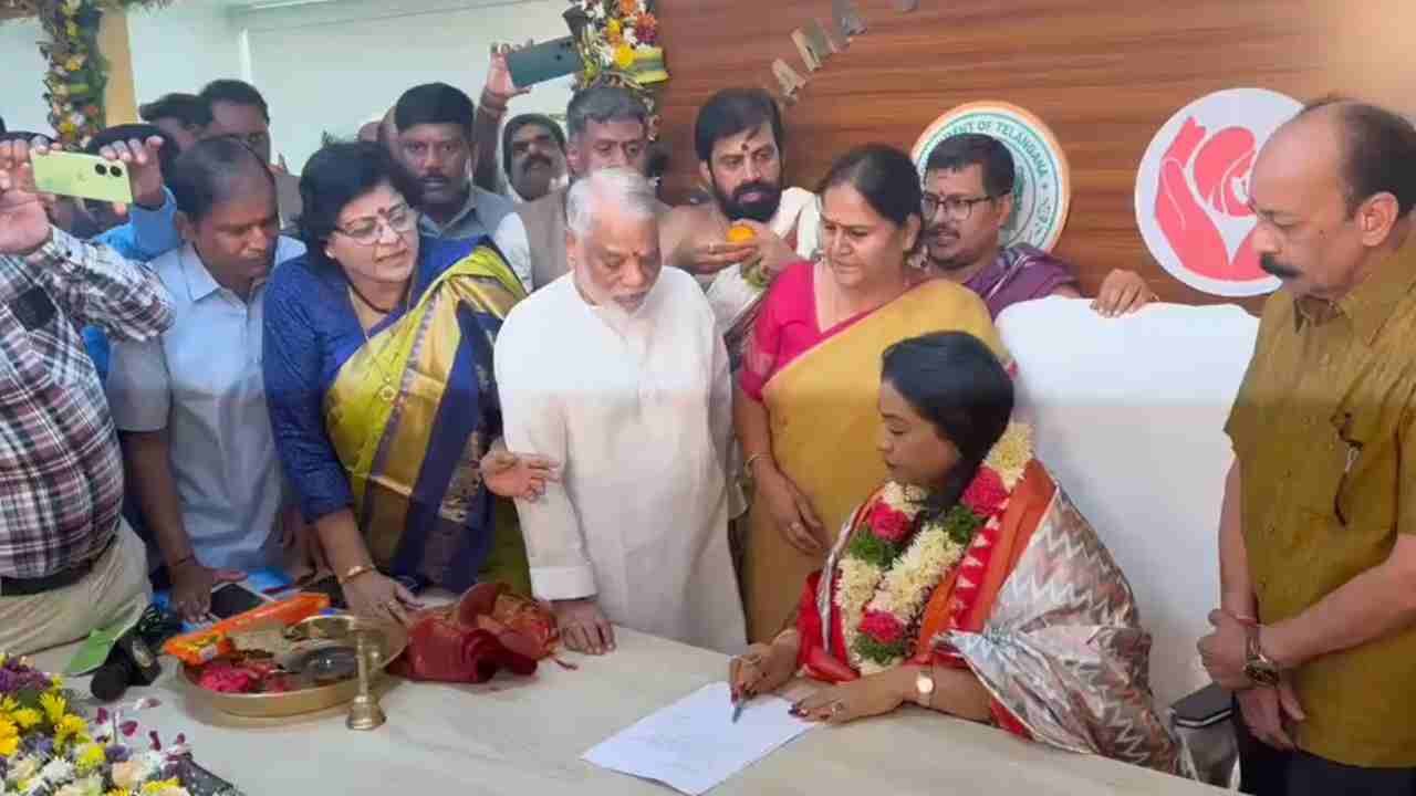 Gadwal Vijayalaxmi Assumes Charge As Telangana Women’s Commission Chairperson