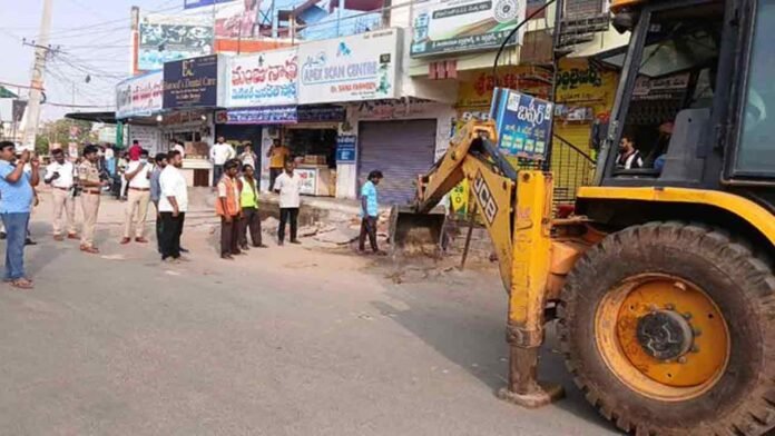 Demolitions In Gadwal Municipality As A Mantra: Suspicious Among The People