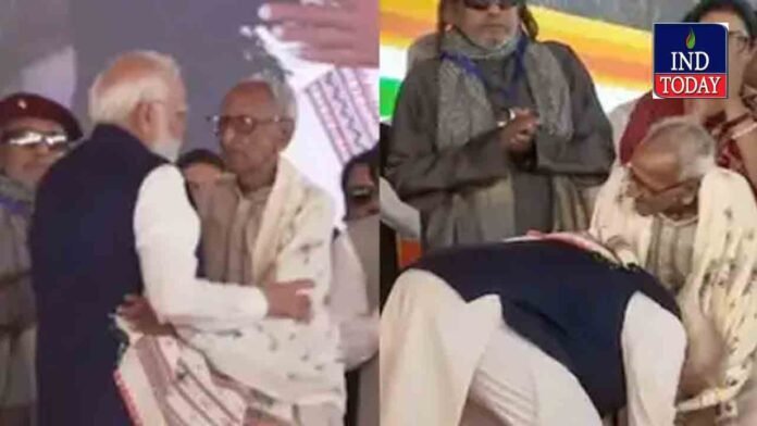 PM Modi Touches Feet Of Senior BJP Worker In Kolkata