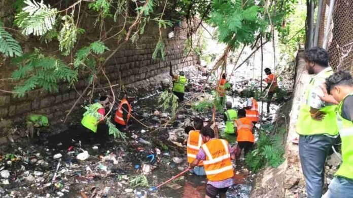 HYDRA Clears Clogged Stormwater Drains Across Hyderabad Ahead of Monsoon