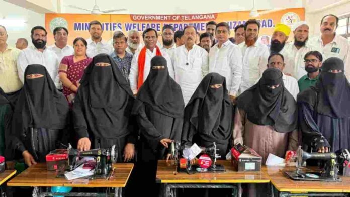 Shabbir Ali distributes sewing machines, CMRF cheques in Nizamabad