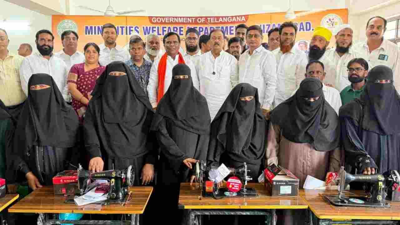 Shabbir Ali distributes sewing machines, CMRF cheques in Nizamabad