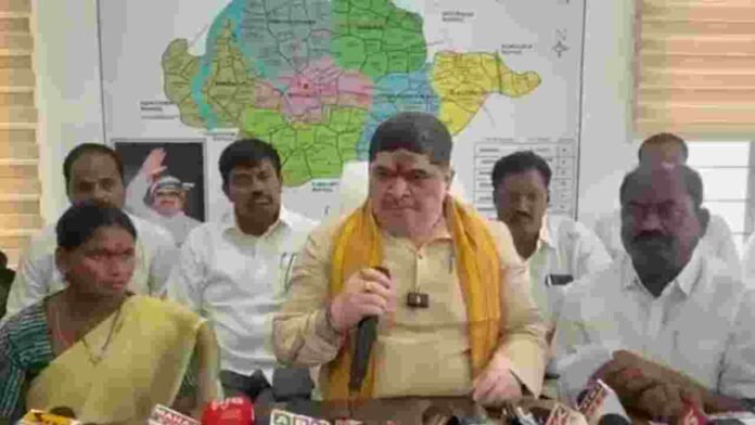 Ponnam Prabhakar Demands Apology From Pawan Kalyan