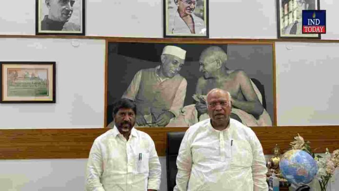 Bhatti Vikramarka Briefs Kharge On Jharkhand Politics
