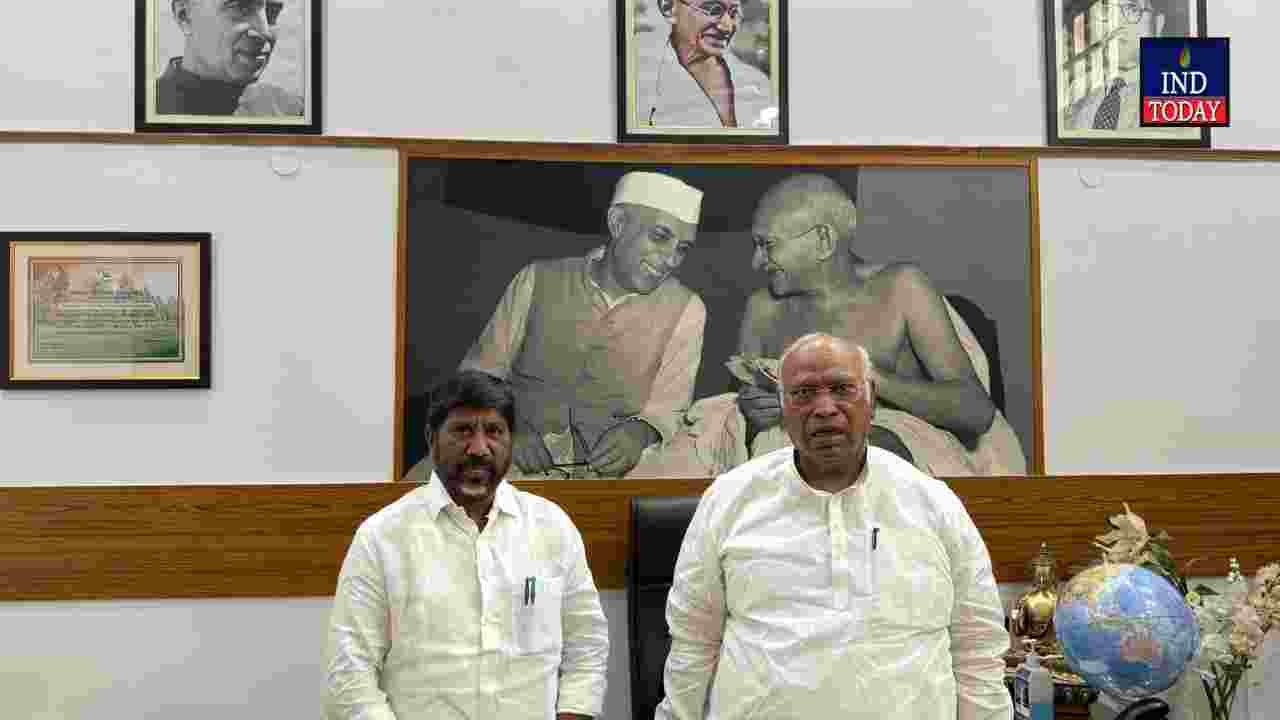 Bhatti Vikramarka Briefs Kharge On Jharkhand Politics