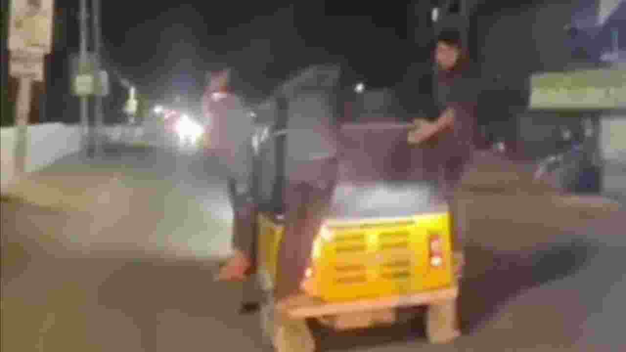 Chandrayangutta Police Book Auto Driver For Carrying 14 Passengers