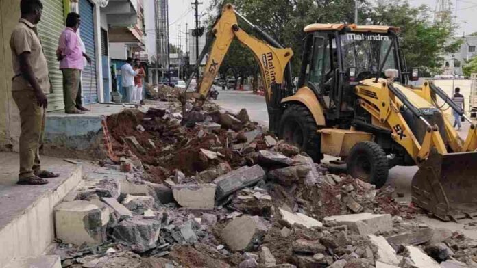 GHMC Removes 283 Encroachments In Hyderabad