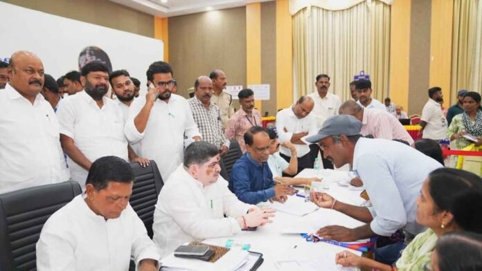 Ponnam Prabhakar Reviews Prajavani Grievance Redressal