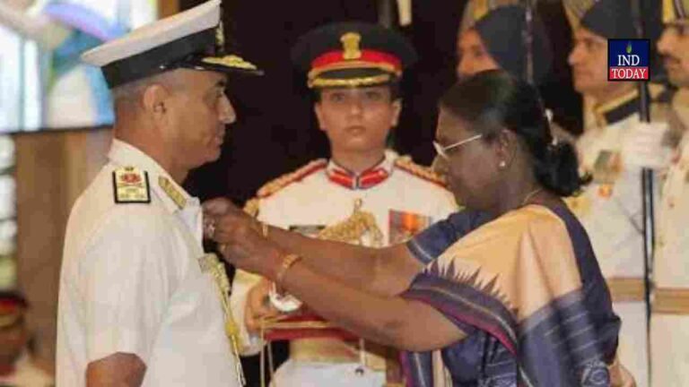 Vice Admiral K Srinivas Receives Ati Vishisht Seva Medal From President Murmu
