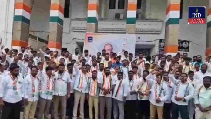 Congress Workers Protest At Gandhi Bhavan, Raise Party Concerns