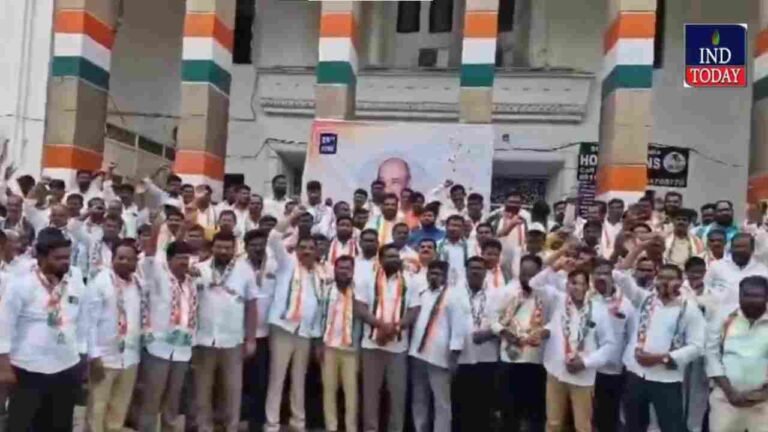 Congress Workers Protest At Gandhi Bhavan, Raise Party Concerns