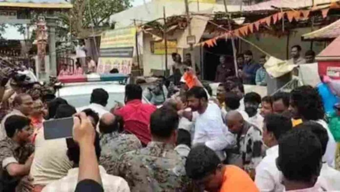 Warangal Bhadrakali Temple Tension After BJP Leaders Stopped