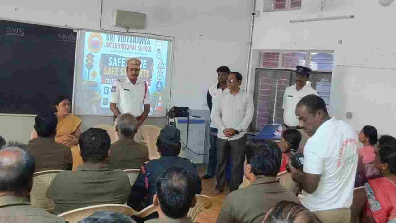 Rajendranagar Traffic Awareness Programme Trains School Bus Drivers And Ayahs On Student Safety